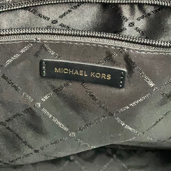 Michael Kors ‘Everly’ XL Satchel - Picture 10 of 10